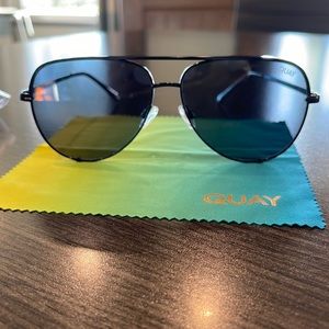 Quay Australia High Key Black/Smoke Sunglasses